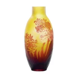 Gallé geblasene Vase, gelbes Glas mit rotem Rand, graviert mit …