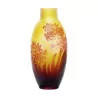 Vase soufflé de Gallé, verre jaune doublé rouge, gravé à … - Moinat - Boites, Urnes, Vases