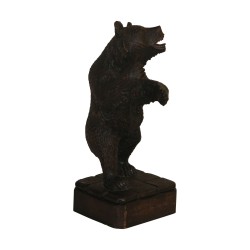 Ours debout en bois sculpté. Début 20ème.