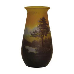 Zylindrische gewölbte Vase aus geätztem Glas mit …