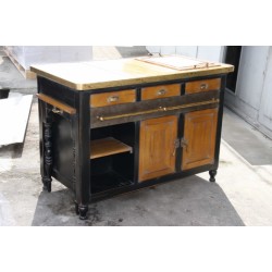 架瓦岱勒钢琴或厨房用具，古色古香饰面
