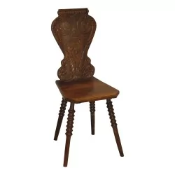 Chaise Scabelle avec pieds tournés et dos sculpté le tout en