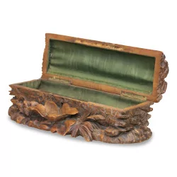 Carved wooden box from Brienz. Switzerland, early 20th century.