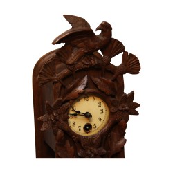 Small Brienz morbier in carved wood. Period: Early 20th