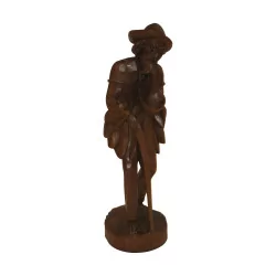 Скульптура «Человек в шляпе» из резного дерева эпохи Бриенца …
