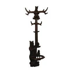 Bear coat rack in carved wood from Brienz. 20th century