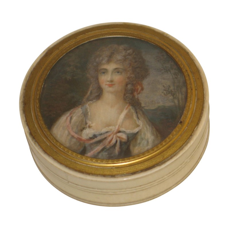 Round tortoiseshell and ivory box with character on the - Moinat - Boxes, Urns, Vases Round tortoiseshell and ivory box with character on the - Moinat - Boxes, Urns, Vases