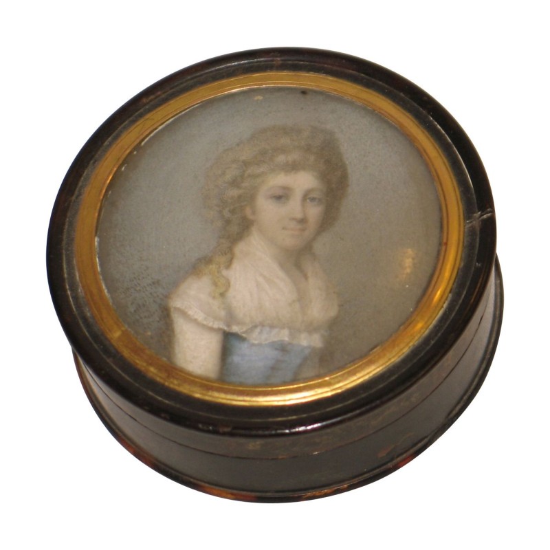 Tortoiseshell and round ivory box with character on the … - Moinat - Boxes, Urns, Vases Tortoiseshell and round ivory box with character on the … - Moinat - Boxes, Urns, Vases