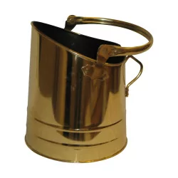 Bucket in golden brass.