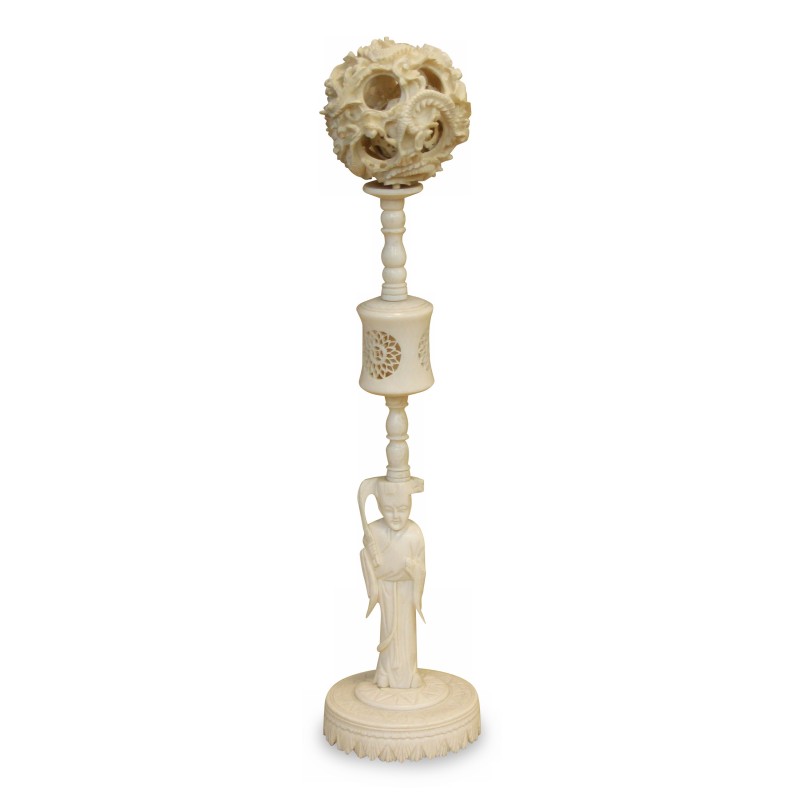 Important Canton ball in carved ivory, support decorated … - Moinat - Decorating accessories Important Canton ball in carved ivory, support decorated … - Moinat - Decorating accessories