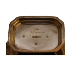套来自 Mappin & Webb 的银质茶具（5.695 公斤），