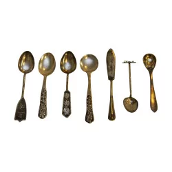 Lot of mismatched teaspoons in silver and silver …