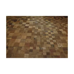 方米的镶木地板由古老的藏榆木门组成，......