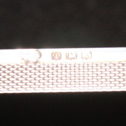 kompakte Box in Silber und Roségold mit Innenausstattung …