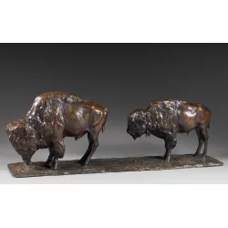 棕色铜绿铜雕“两只美洲野牛”，……