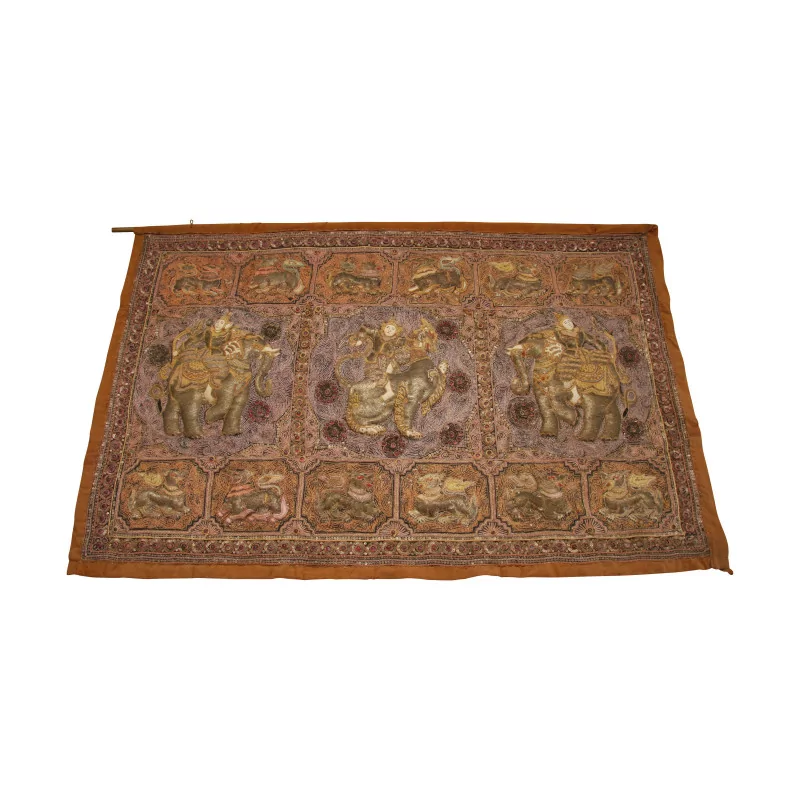 Embroidered tapestry “decor of dignitaries on elephants and … - Moinat - Rugs