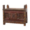 Kleines Sideboard im chinesischen Stil aus polychrom lackiertem Holz. Ära … - Moinat - Truhen, Anrichte