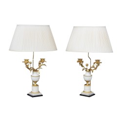 Paire de candélabres Louis XVI en marbre blanc et bronze doré …