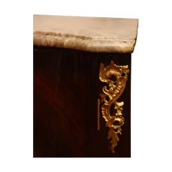 2 个摄政时期的转角橱柜，由……木头组成一对