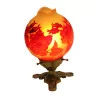 Petite lampe boule en pâte de verre, avec socle en bronze, … - Moinat - Lampes de table