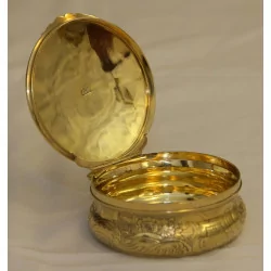 round box in vermeil silver (137g), hallmark underneath Deer, …