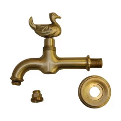 Duck fountain tap in satin golden brass.