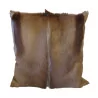 “Pure s/bok” cushion in antelope skin and stone-coloured leather … - Moinat - Cushions, Throws