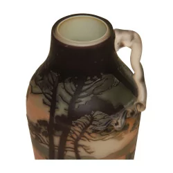Vase en pate de verre signé Muller, avec anse, décor “lac” …