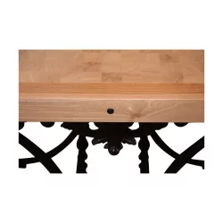 屠夫的桌子，木制桌面，中心在……