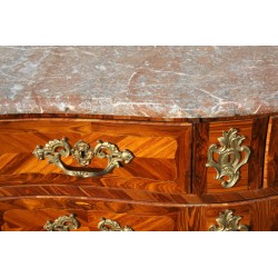 Commode Régence tombeau en bois de rose et bois de violette, …
