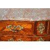 Commode Régence tombeau en bois de rose et bois de violette, … - Moinat - Commodes, Chiffonniers, Semainiers