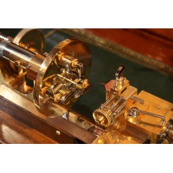 Tour d'horloger antique en bronze poli  (poignée ressoudée à …