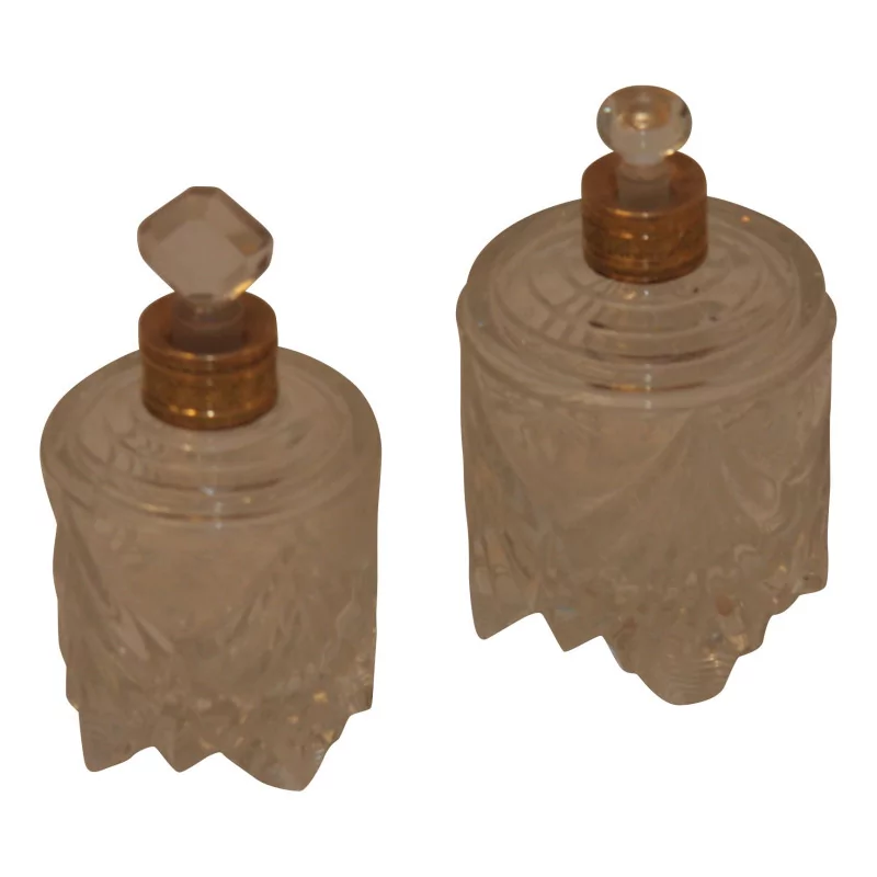 2 Flacons à parfum en cristal avec col en laiton doré, décor … - Moinat - Carafes