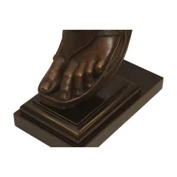 Sculpture "Pied d’Apollon" en bronze sur socle en marbre noir