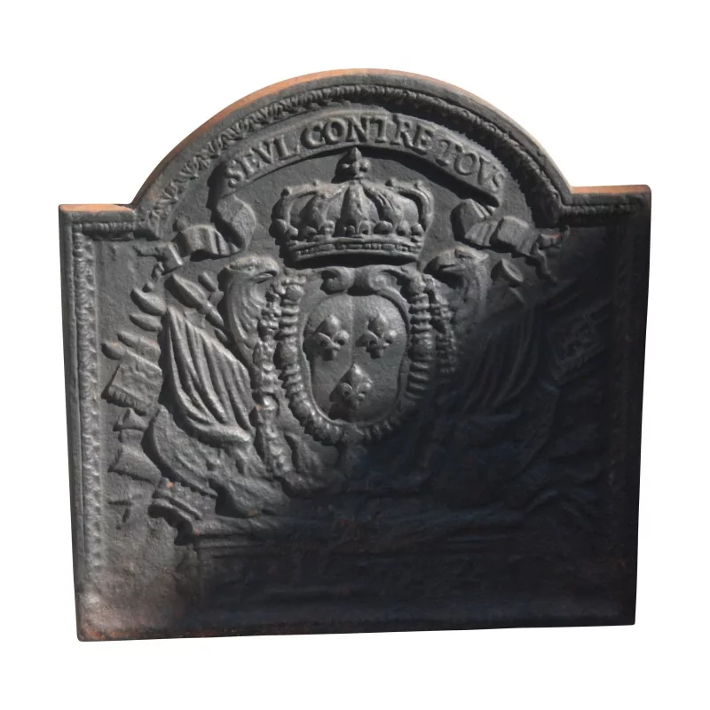 Plaque de cheminée “Seul contre tous” en fonte, de belle … - Moinat - Plaques de cheminée Plaque de cheminée “Seul contre tous” en fonte, de belle … - Moinat - Plaques de cheminée