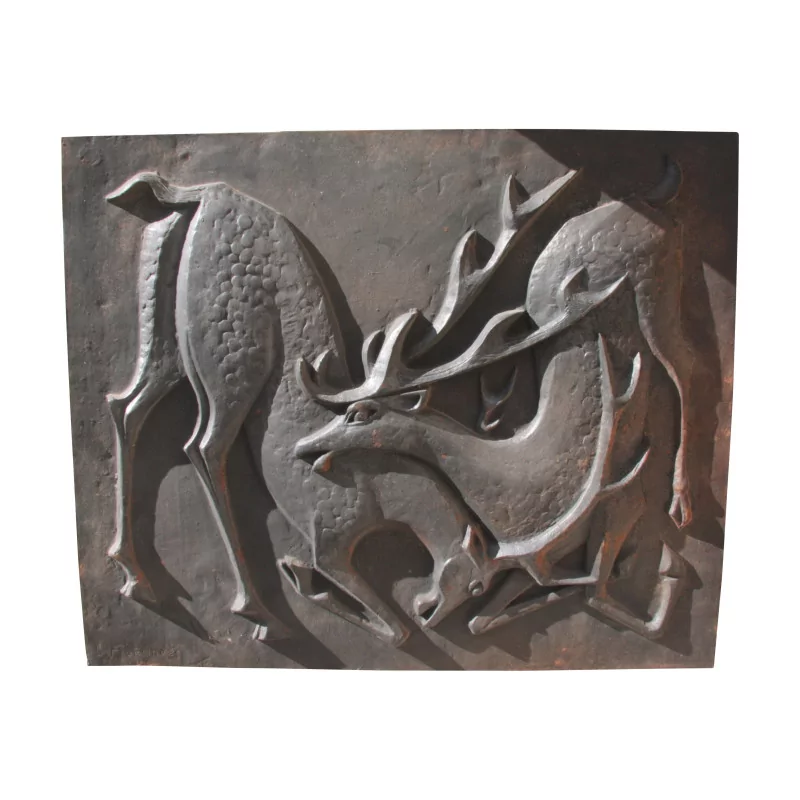 Plaque de cheminée moderne “Combat de cerfs” en fonte, de … - Moinat - Plaques de cheminée