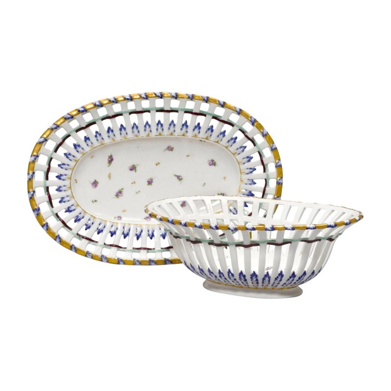 Corbeille et son présentoir ovale en porcelaine bleu Vieux … - Moinat - Porcelaine Corbeille et son présentoir ovale en porcelaine bleu Vieux … - Moinat - Porcelaine