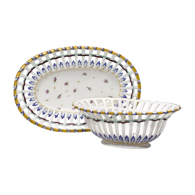 Trash and its oval display in old blue porcelain … - Moinat - Chinaware, Porcelain