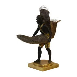 Bronze “Porteur noir” patiné sur socle.