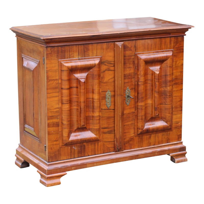 Cabinet - buffet - Zurichois en noyer plaqué avec à … - Moinat - Bahuts, Bars, Buffets, Coffres, Enfilades Cabinet - buffet - Zurichois en noyer plaqué avec à … - Moinat - Bahuts, Bars, Buffets, Coffres, Enfilades