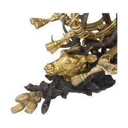 Paire d'appliques “Cerf” à 5 lumières en bronze ciselé doré et …