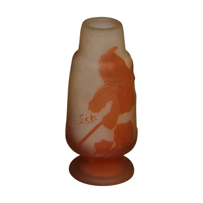 Petit vase de Gallé rouge sur fond blanc. 20ème siècle - Moinat - Boites, Urnes, Vases