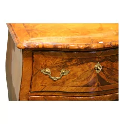 Une commode Bernoise \"Atelier Funk\", plaqué noyer, deux tiroirs (sans clés)