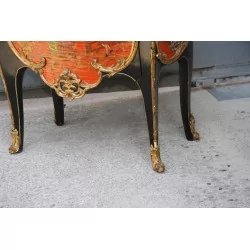 Commode Louis XV en laque de chine, modèle Migeon, dans le