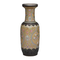 Große Nanking-Vase aus polychromem Porzellan mit Pfirsichdekor …