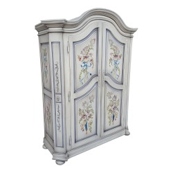 Armoire peinte blanc avec décor floral, dessus chapeau de …