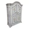 Armoire peinte blanc avec décor floral, dessus chapeau de … - Moinat - Armoires