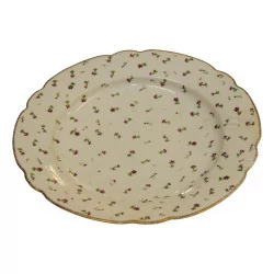 Grand plat en porcelaine Vieux Nyon avec décor Myosotis. 18ème …