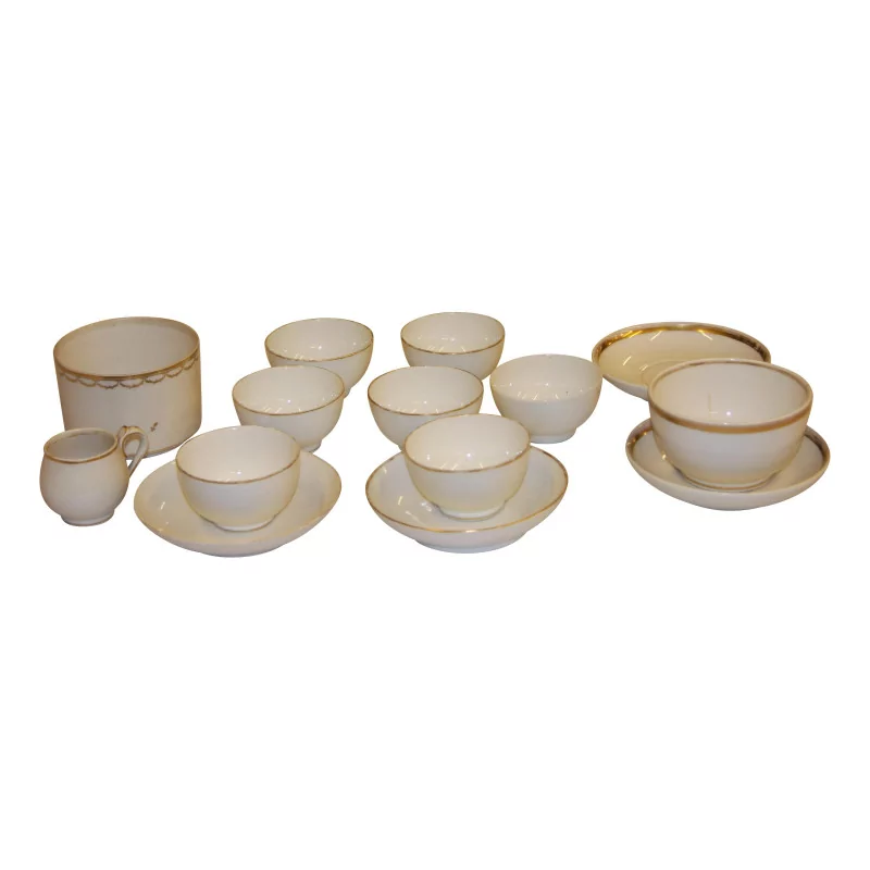 Ensemble de 14 pièces en porcelaine blanche e bords dorés, - Moinat - Porcelaine