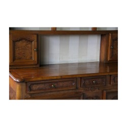 Vaisselier Bressan Louis XV en ronce de noyer,décors de …